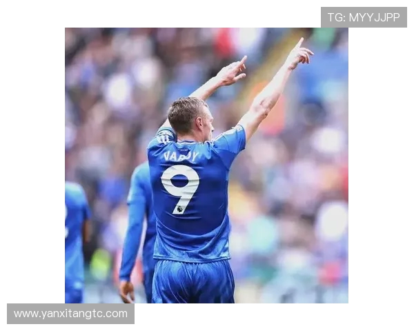 足球巨星传奇：从草根到巅峰的荣耀之路与背后的奋斗故事