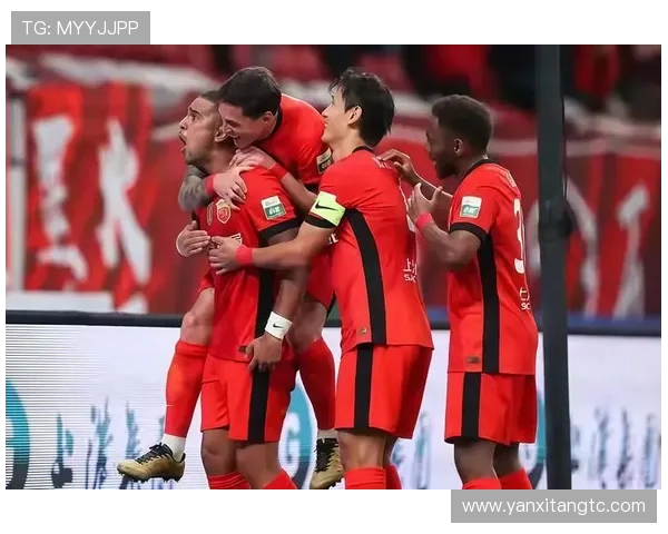 上海海港鏖战武汉三镇强强对决上演巅峰之夜激情燃动绿茵赛场