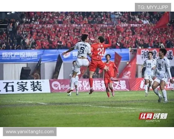 湘超足球赛激战正酣本土球员争夺冠军荣誉足球发展新机遇开启 湘超足球赛激战正酣本土球员争夺冠军荣誉足球发展新机遇开启