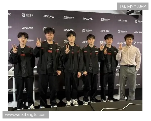 赛后分析：JDG与FPX对决中的节奏掌控与战术博弈探讨